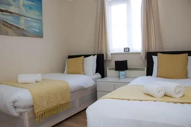 Stayzo Penthouse Accommodation 1- Premier Lodge - Oda