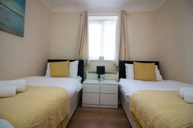 Stayzo Penthouse Accommodation 1- Premier Lodge - Oda