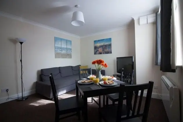 Stayzo Penthouse Accommodation 2- Premier Lodge - İç Mekan