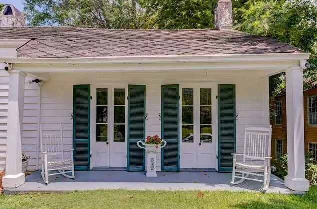 Steele Cottage