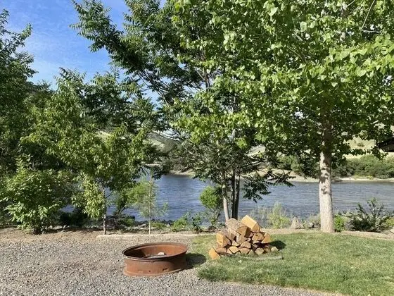 Steelhead Inn - Dış Mekan