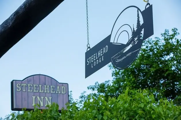 Steelhead Inn - Dış Mekan