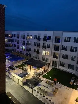 Steelyard Apartment - Havuz
