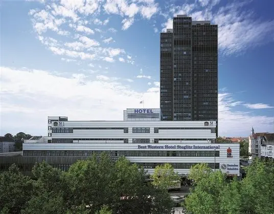 Steglitz International