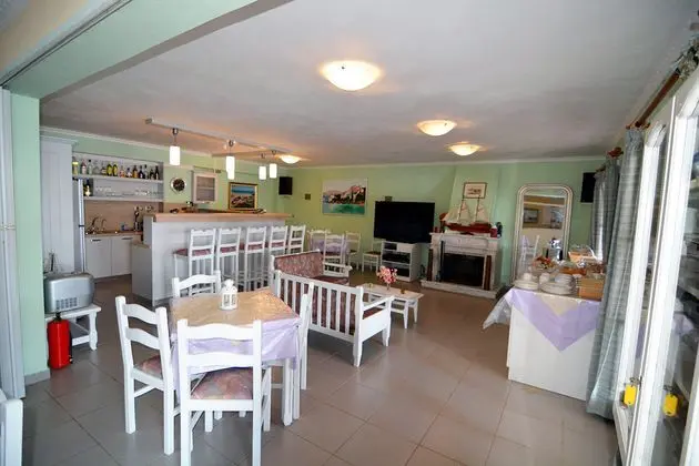 Stella Hotel Apartments - Bar