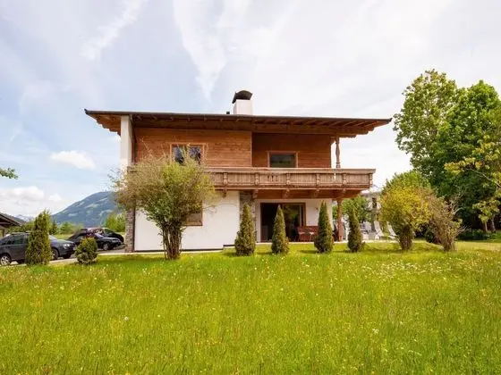 Stellar Holiday Home in Hopfgarten With Roof Terrace - Dış Mekan