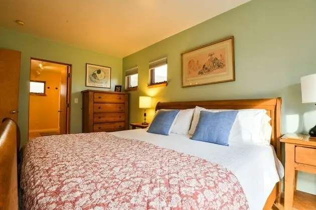 Stellaruby Cottages - Combo of Hazel & Violet - Oda