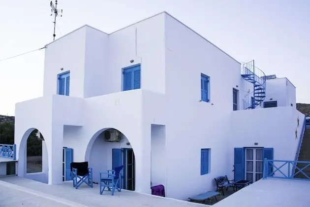 Stellas Guest House