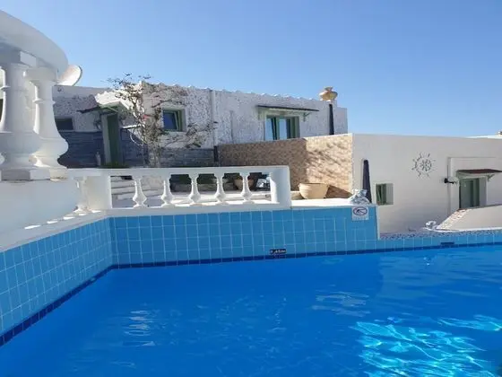 Step Into a World of Nature One Room Private Suite Shared Pool - Havuz