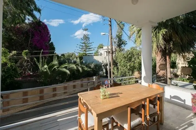 Steps to the beach family Home in Agioi Apostoloi