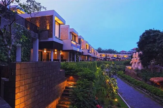 The Sterling Hotel & Villas