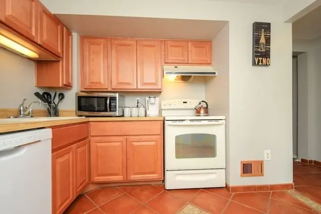 Sterling Townhome - Private & Santized, in a Quiet & Safe Neighborhood. Self Checkin, Pet Friendly! Super-host Support - Mutfak