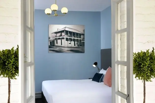 THE STIRLING ARMS HOTEL