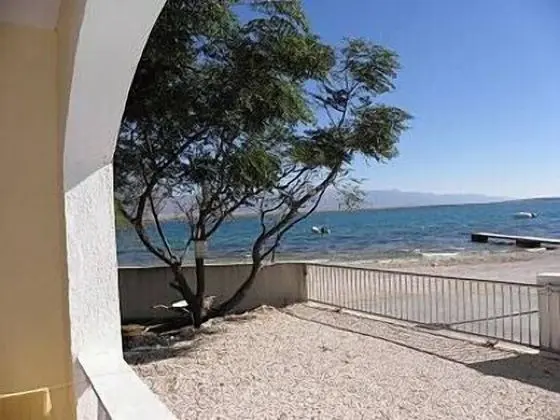 Stjepan- 10 m From Beach - A1 Prizemlje Desno