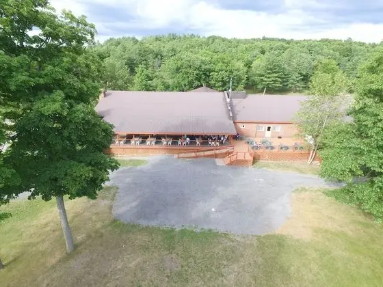 Stoco Lake Lodge