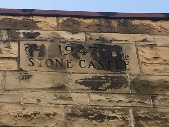 The Stone Castle - With Private Yard & Parking, Near Falls & Casino by Niagara Hospitality - Dış Mekan