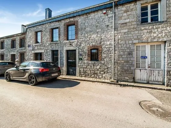 Stone Cottage with Sauna & Hot Tub near Cave of Lorette in Rochefort - Dış Mekan