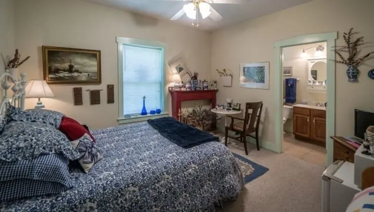 Stone Haus Bed & Breakfast - Oda