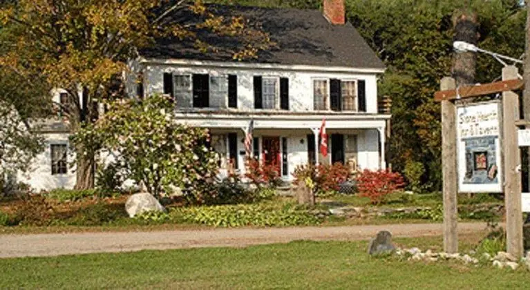 Stone Hearth Inn & Tavern