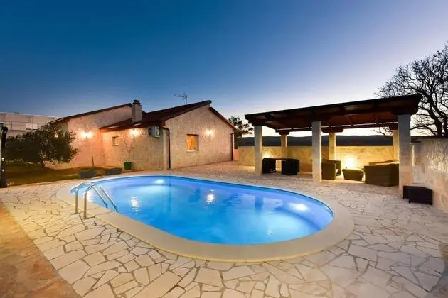 Stone House Captivating Villa in Pridraga, Zadar