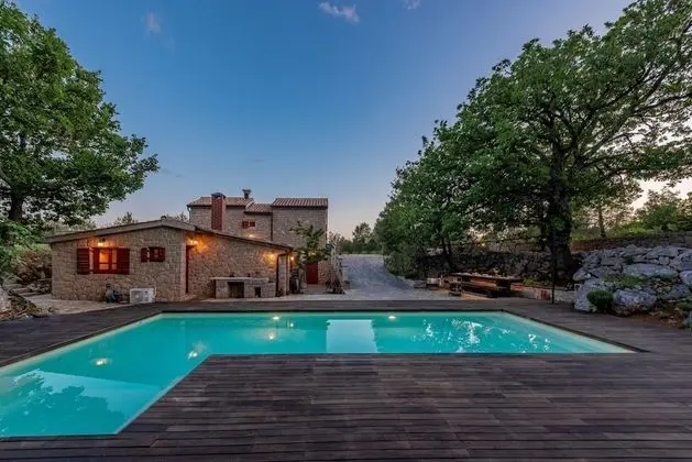 Villa Stone House Magarac