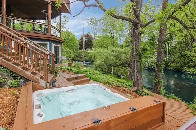 Stone Waters Inn - Havuz