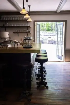 Stonehill's Farmhouse - İç Mekan