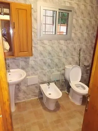 Stoning 3-bed Apartment by the Beach in Kribi - Banyo Tipleri
