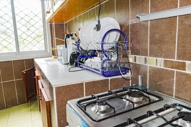 Stoning 3-bed Apartment by the Beach in Kribi - Mutfak
