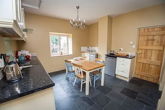 Stoodleigh Court Coach House B&B - Mutfak