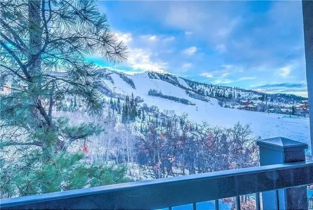 Storm Meadows C 320