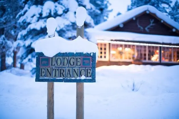 Storm Mountain Lodge Cabins & Dining - Dış Mekan