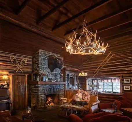 Storm Mountain Lodge Cabins & Dining - İç Mekan