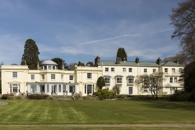 Storrs Hall Hotel