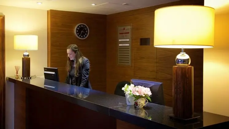Stourport Manor Sure Hotel Collection by BW - Lobi