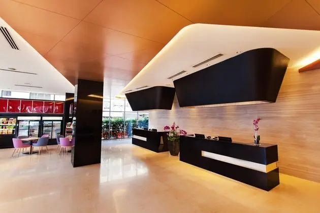 The Straits Hotel & Suites Melaka - Lobi