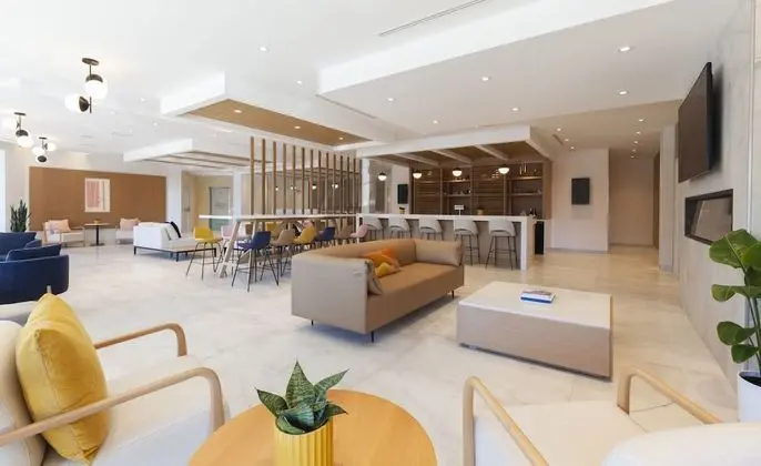 Strata Hotel - Lobi