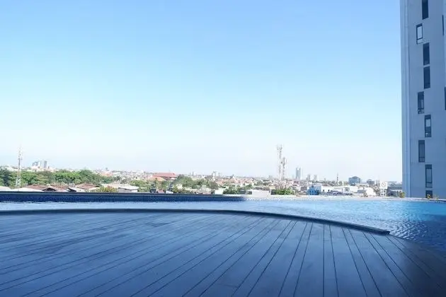 Strategic 1BR Apartment The Linden Connected to Marvell City Mall - Havuz