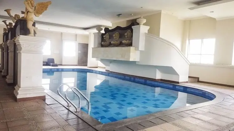 Strategic 1BR The Boulevard Apartment with Luxurious Design - Havuz