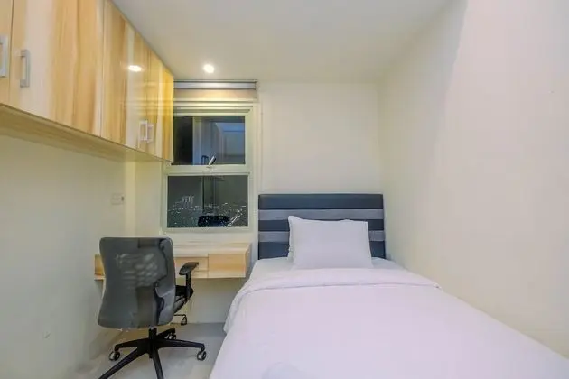 Strategic 2BR Apartment with Workspace @ Season City - Oda
