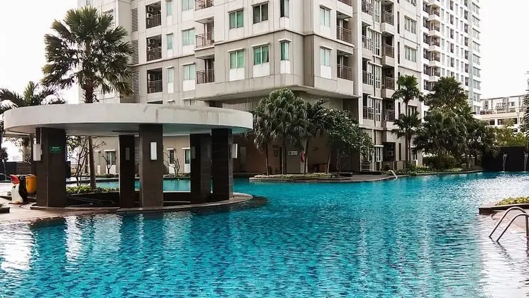 Strategic And Comfy 2Br Apartment At Thamrin Residence - Havuz