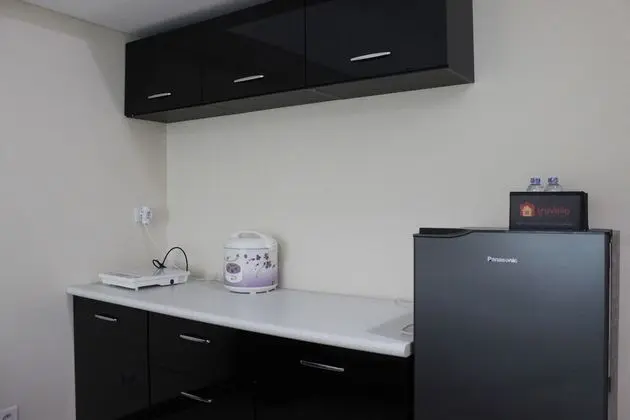 Strategic Studio Room Tamansari La Grande Apartment - Mutfak
