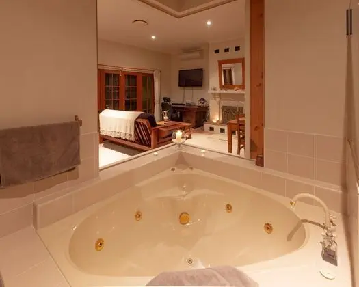 STRATHEARN PARK LODGE