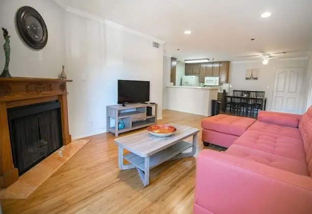 Strathmore Apartments - Oda