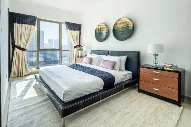 Striking 1BR in Dubai Marina - Minutes From Beach - İç Mekan