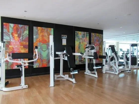 Striking 1BR in Dubai Marina - Minutes From Beach - İç Mekan