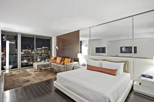 StripViewSuites at Palms Place - Oda