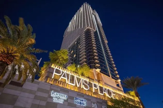 StripViewSuites at Palms Place - Öne Çıkan Resim