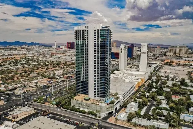 StripViewSuites at Palms Place Penthouses