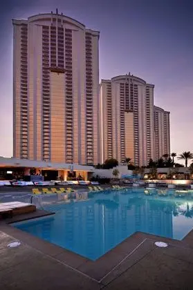 StripViewSuites Two Bedroom at Signature - Havuz